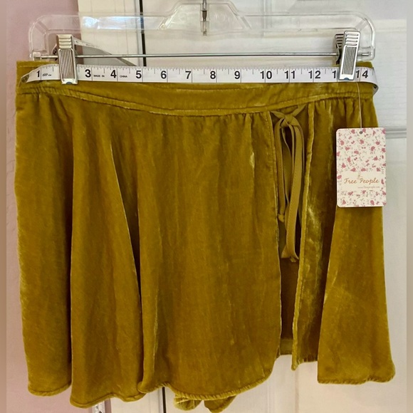 NWT Free People Dance the Night Away Yellow Velvet Wrap Skort Short SZ 4 Ret.$78 - Picture 6 of 9